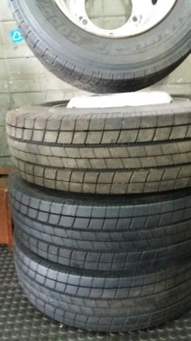 Vendo quatro pneus novos com rodas do acello - Foto 3