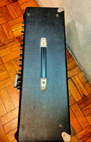 Amplificador Fender Ultimate Chorus 130w Marshall Vox Orange laney blackstar peavey - Foto 3