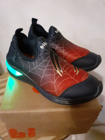 tenis bibi homem aranha com luz