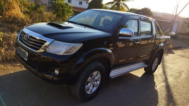 HILUX