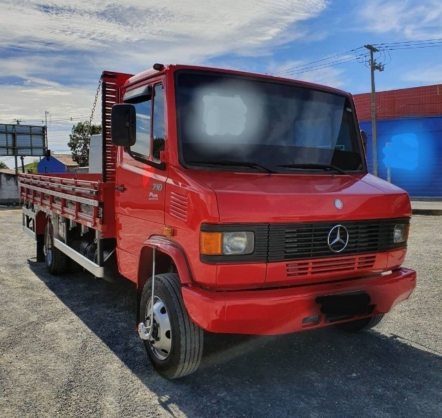 CAMINHÃO 710