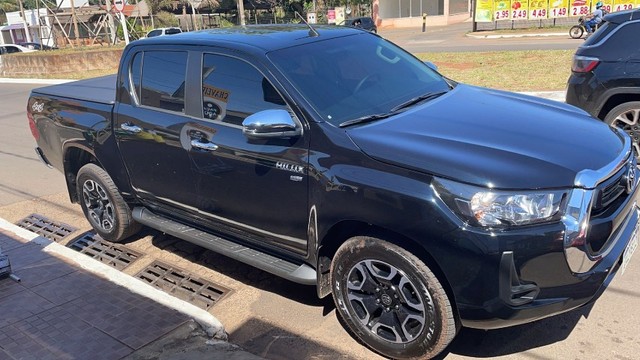 HILUX, CAMINHONETE, 4X4, PRETA