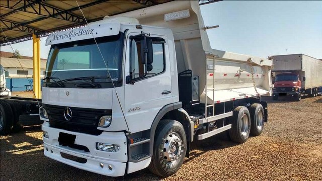 CAMINHÃO MERCEDES-BENZ ATEGO 2425