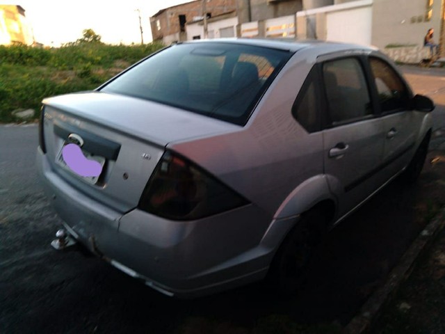 VENDE-SE FIESTA 1.6 COMPLETO FILE.E ELE. TEM CONVERSA