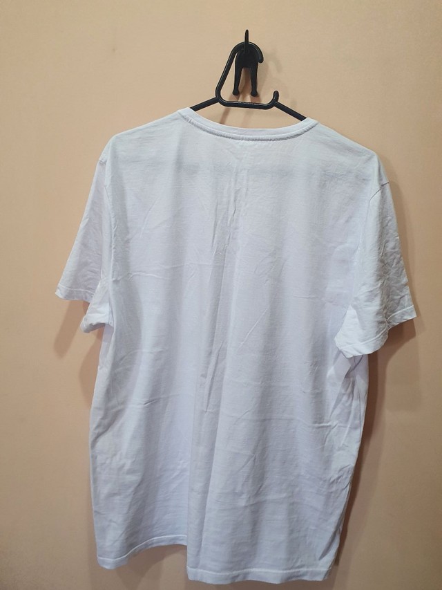 Camiseta Branca Calvin Klein tamanho GG - Foto 3