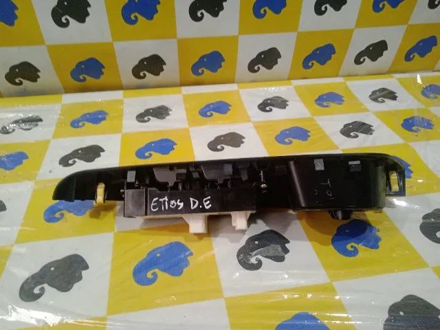 Moldura Diant. Motorista Vidro Botao Eletrico Etios 2016 - Foto 5