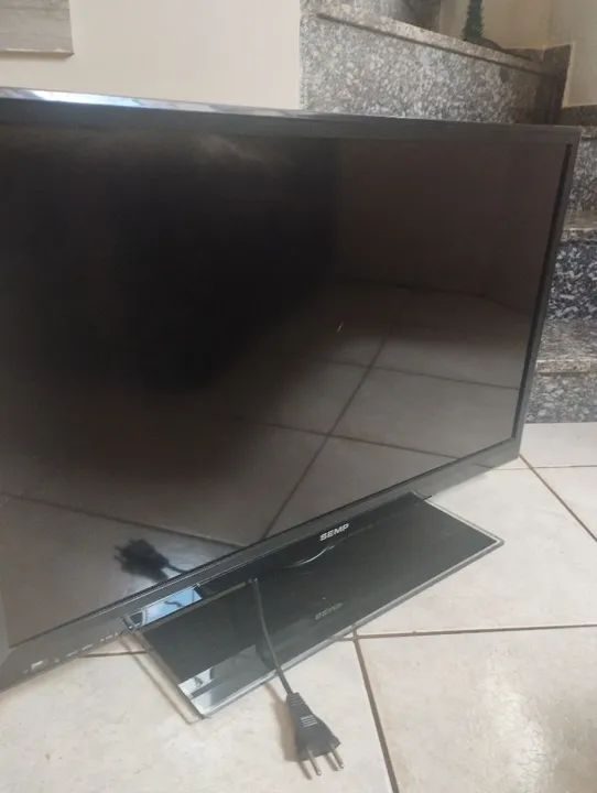 Tv Semp Toshiba com tela queimada, para retirada de peças 