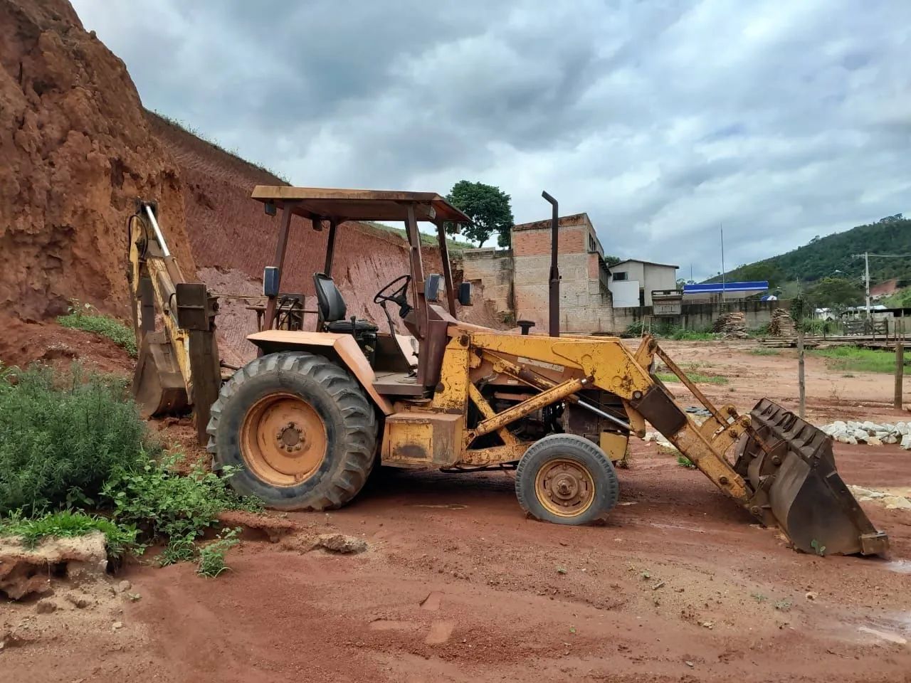 Retroescavadeira Maxion 750 4x2  ano 1995 - Foto 4