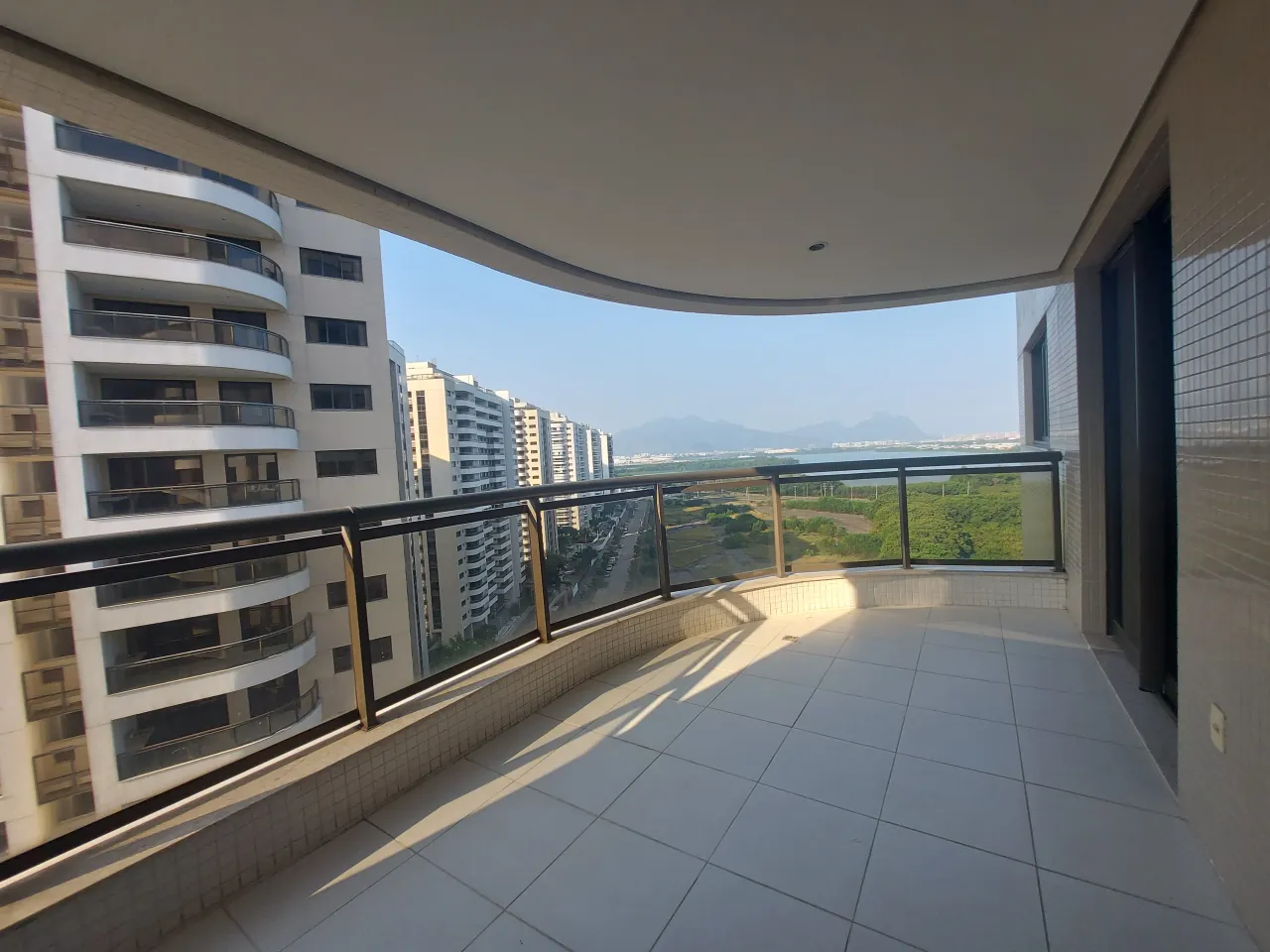 AMPLO 03 qtos e até 02 SUÍTES na BARRA DA TIJUCA !!! IMPERDÍVEL - MENOR PREÇO e MAIOR PLA