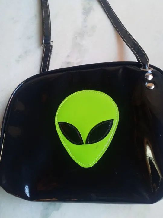 Bolsa preta com estampa de ET - semi-nova - Foto 5