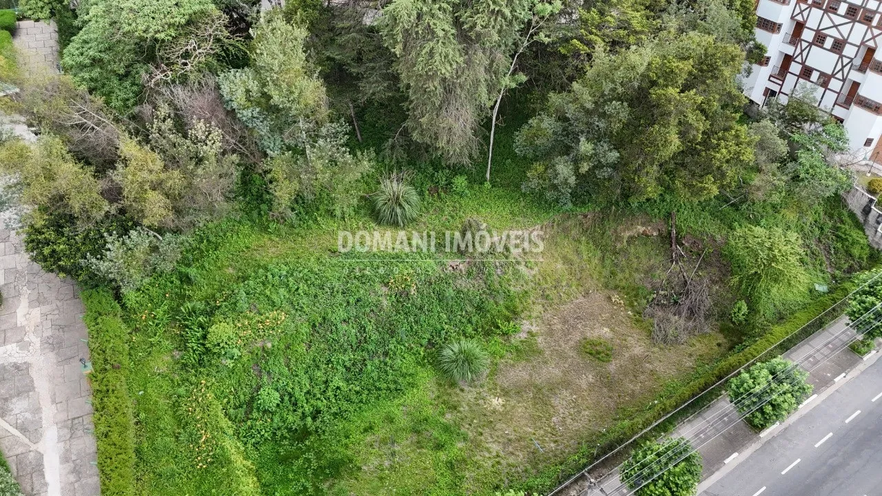 Lindo Lote de Terreno à Venda na Região de Capivari - Campos do Jordão/SP