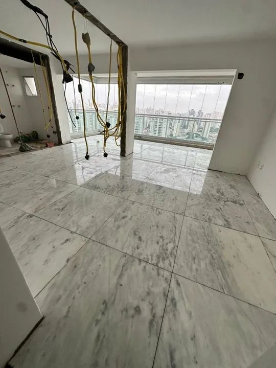 Mármore em mesa, piso, bordas piscina, lavatórios e toda e qualquer peça direto da jazida