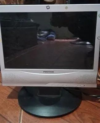 Monitor Positivo LCD 15.6 polegadas Usado  Floramar BH -Retirar no local