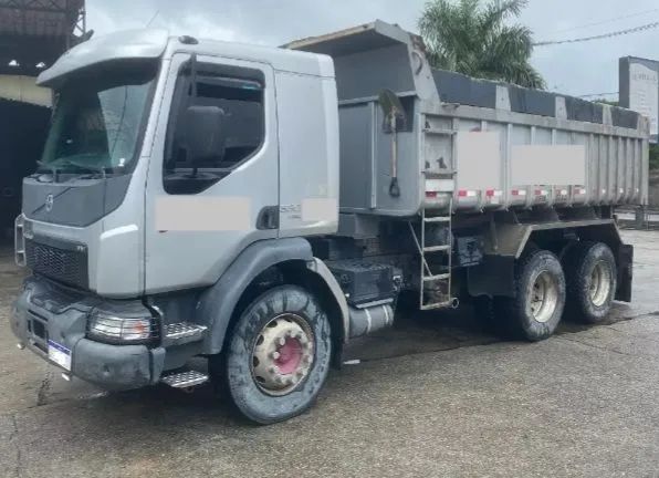 Caminhão Caçamba - Impecável!