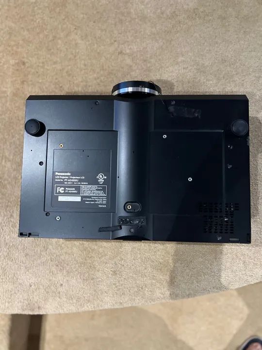 Projetor Panasonic PTAE 4000  - Foto 5