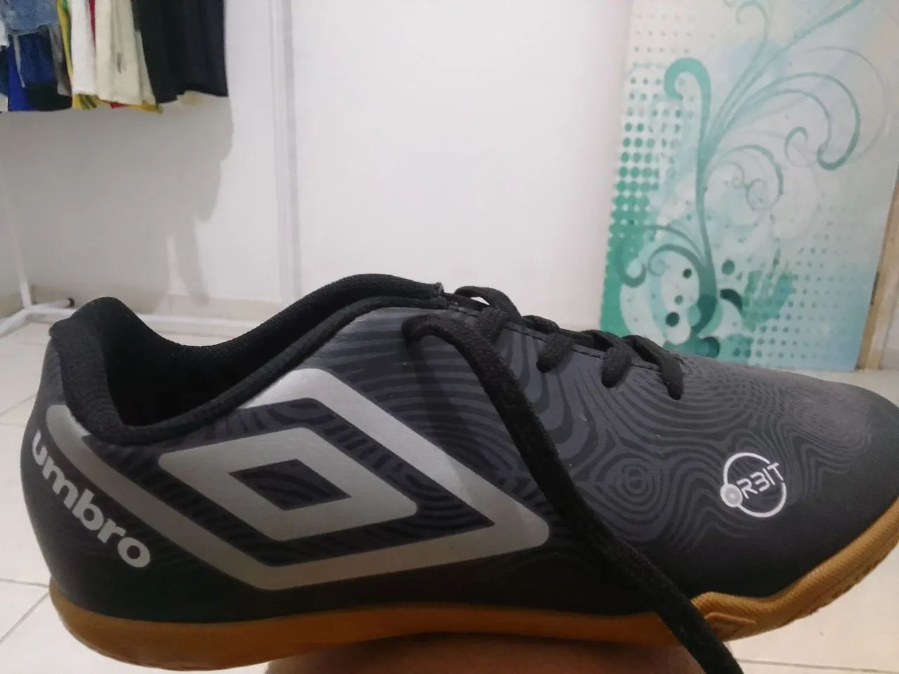 Chuteira society semi nova 