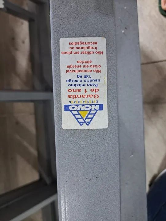 2 escadas galvanizadas com pintura eletrostática extensiva 10X2  - Foto 6