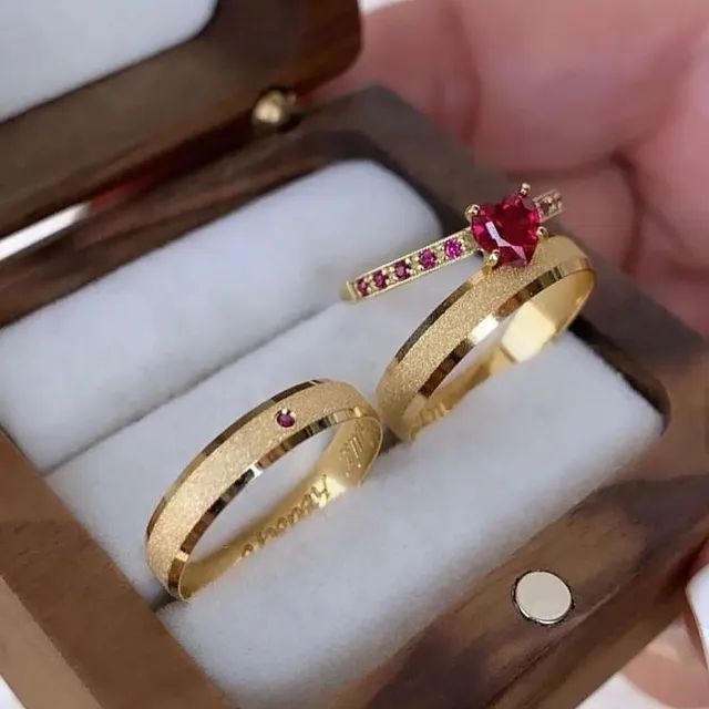 PAR DE ALIANÇAS CASAMENTO 