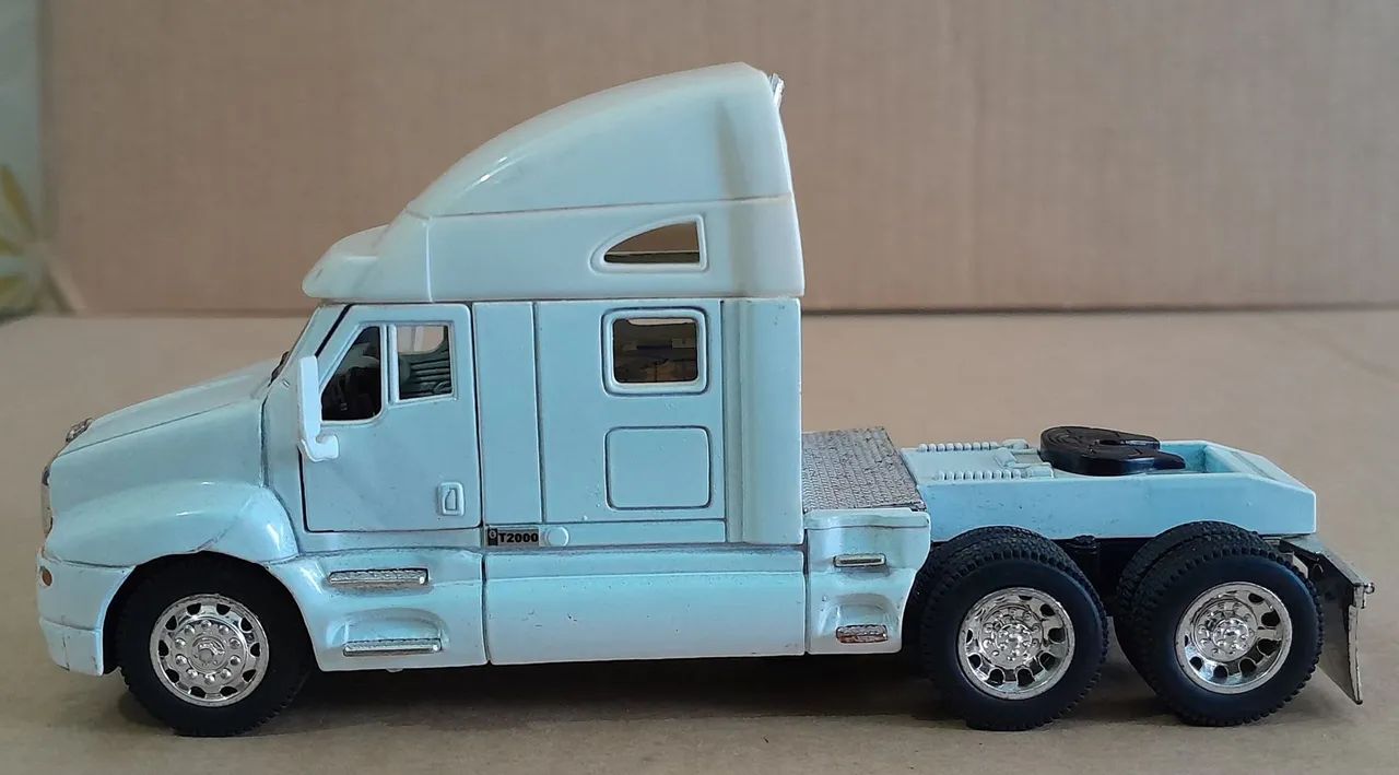 Kenworth T 2000 1/66 Kinsmart - Foto 2