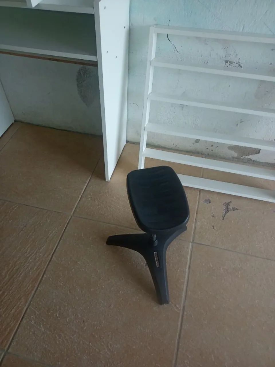 Móveis de manicure comprei mas não usei ta novo