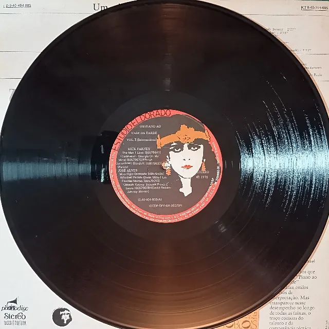 Disco de Vinil LP Um Piano Ao Cair Da Tarde (estúdio eldorado) volume 1 internacional - Foto 2