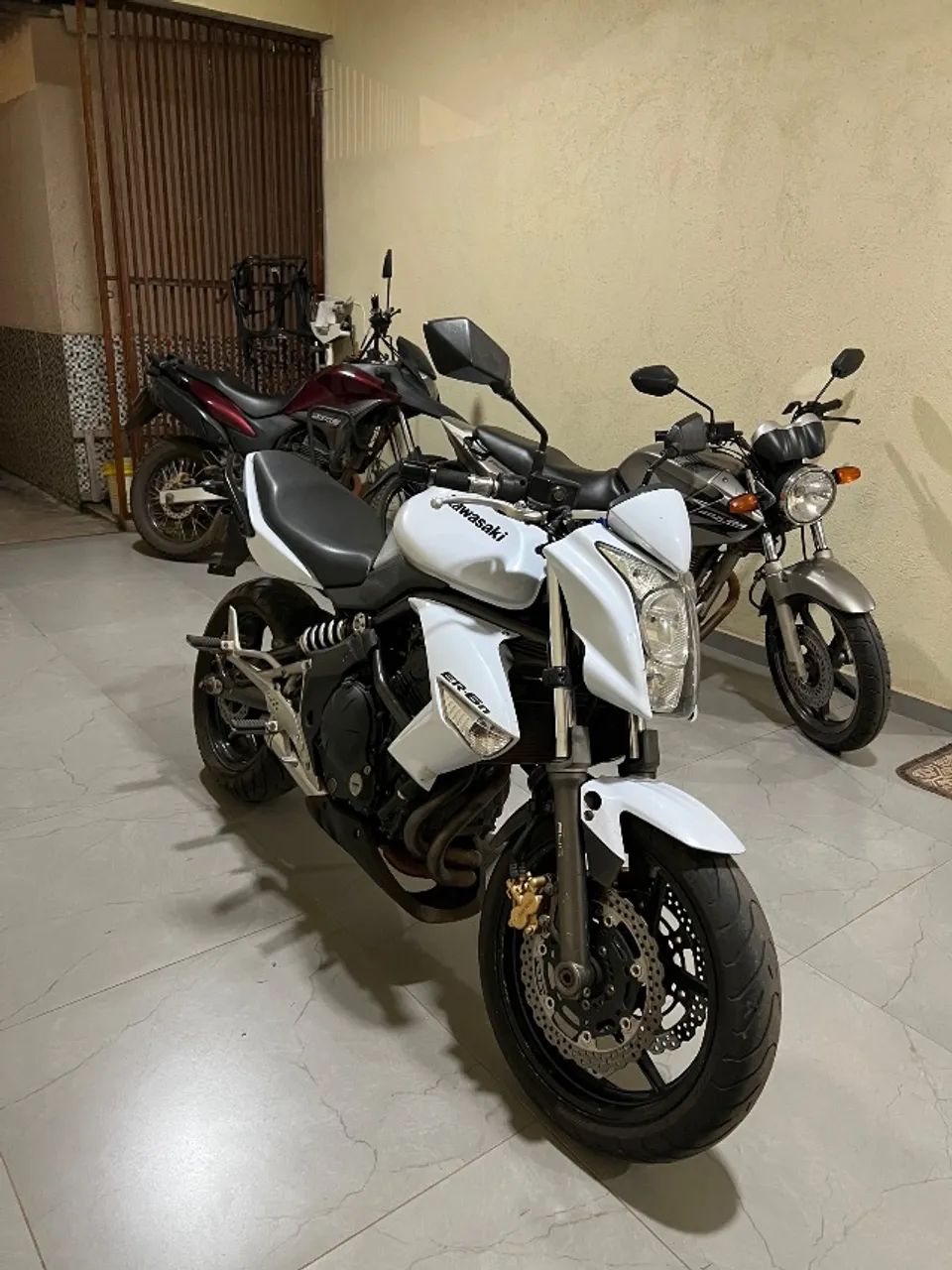 Vendo ou troco Kawasaki er6n