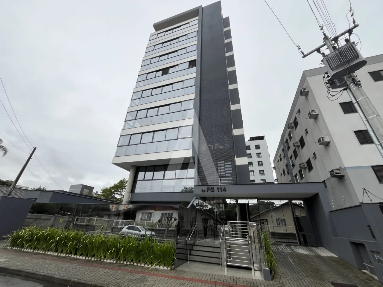 Apartamento com 3 quartos para alugar por R$ 6500.00, 120.29 m2 - AMERICA - JOINVILLE/SC