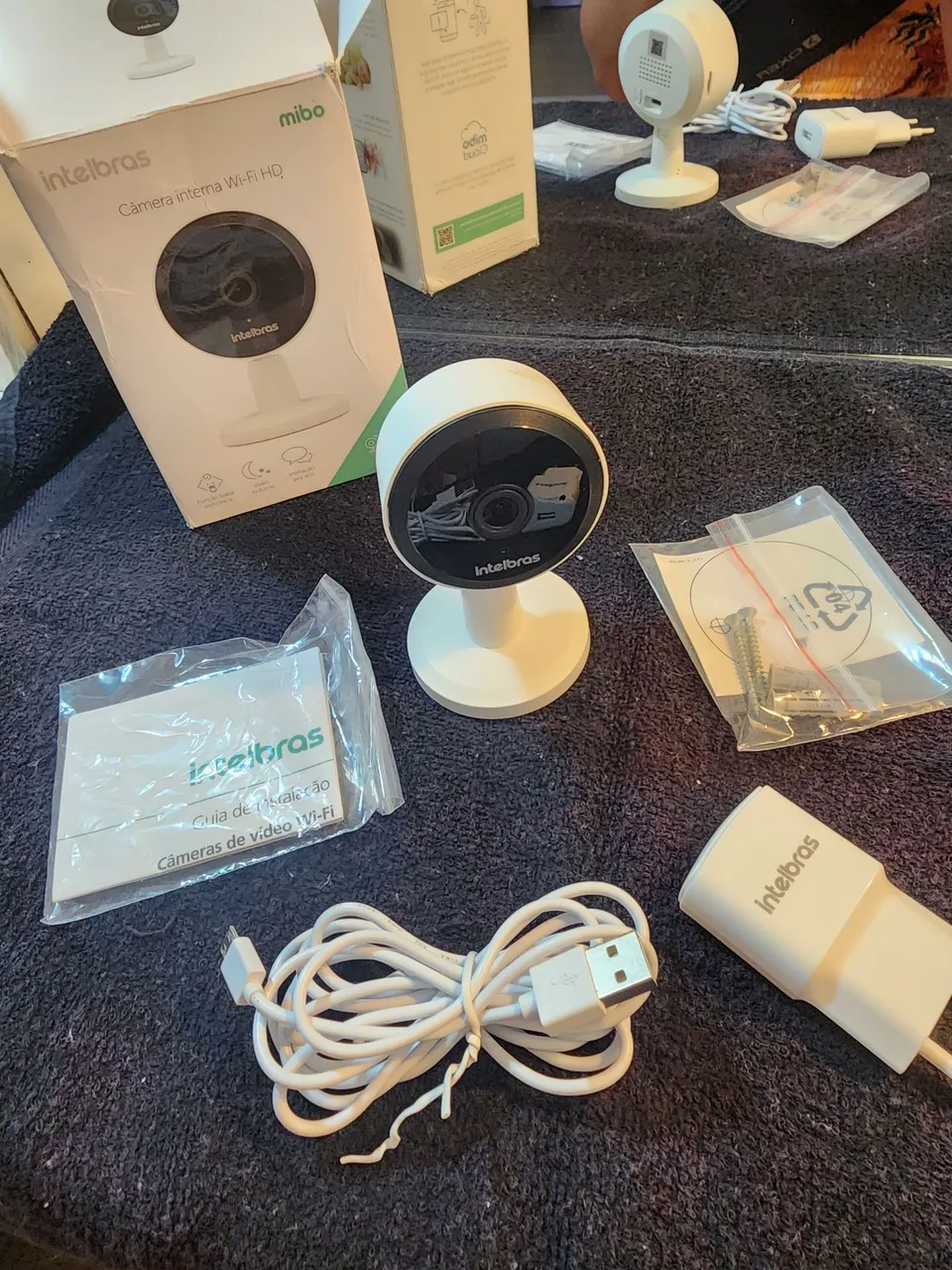 Câmera de segurança interna Wi-Fi HD Intelbras mibo