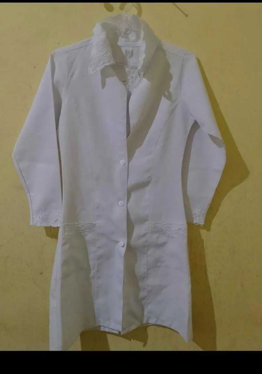 Jaleco Branco Feminino Detalhado