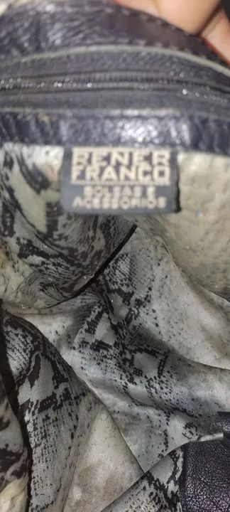 Bolsa de Ombro Preta em Couro - Foto 2