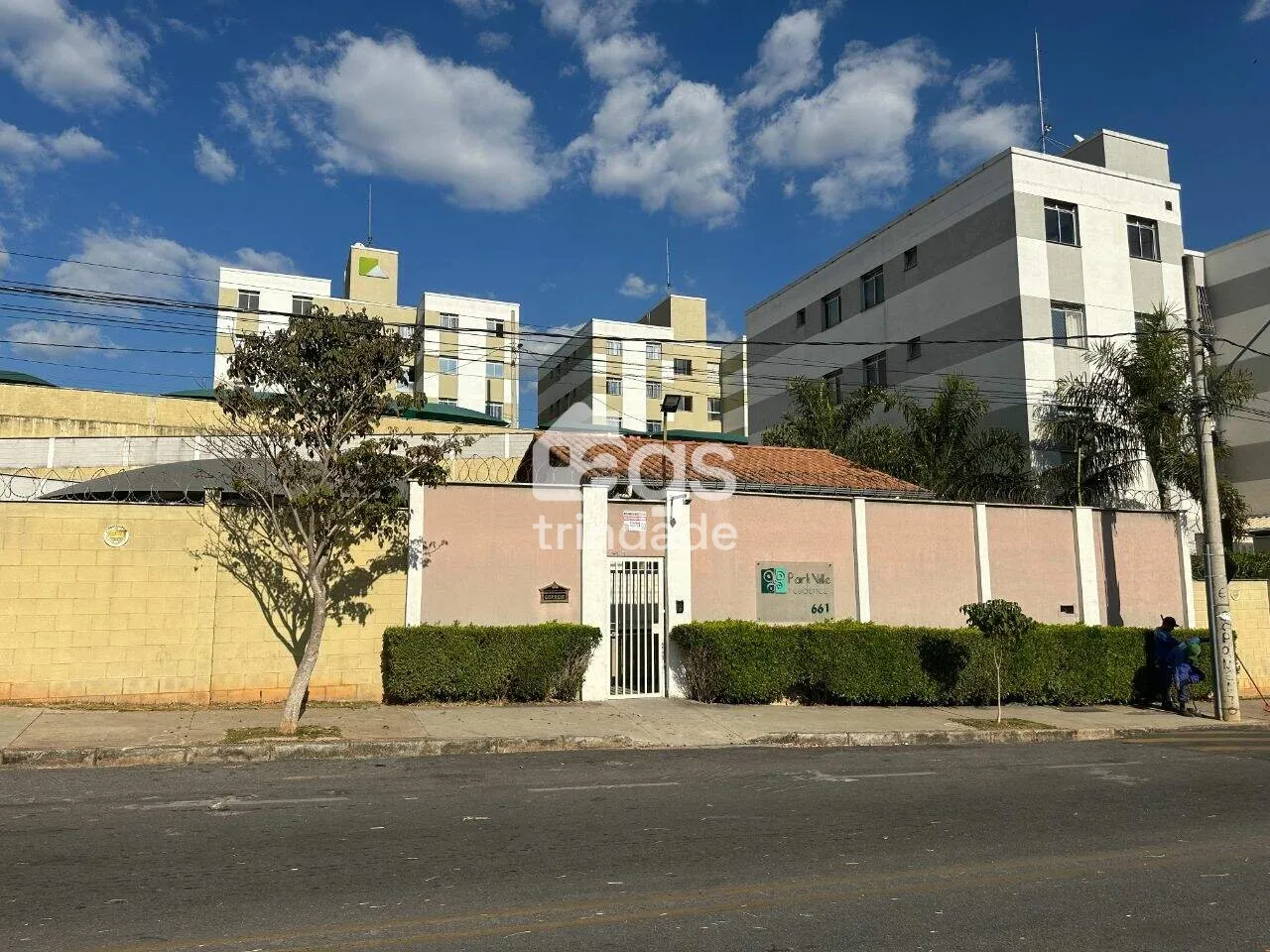 Oportunidade de Aluguel apartamento 02 quartos, cozinha com armário !!!