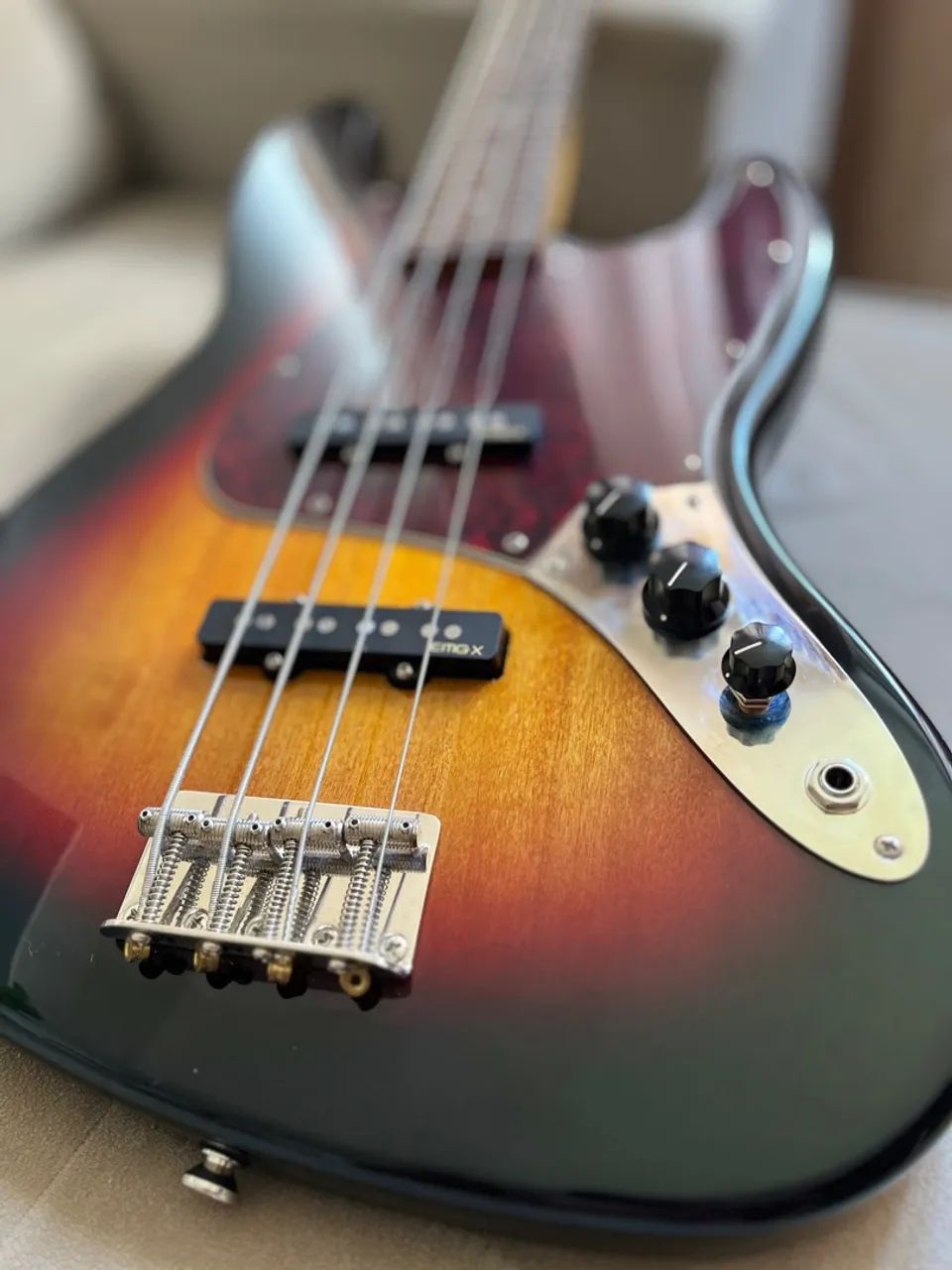 Baixo Squier CV 60s - EMG JVX - Foto 3