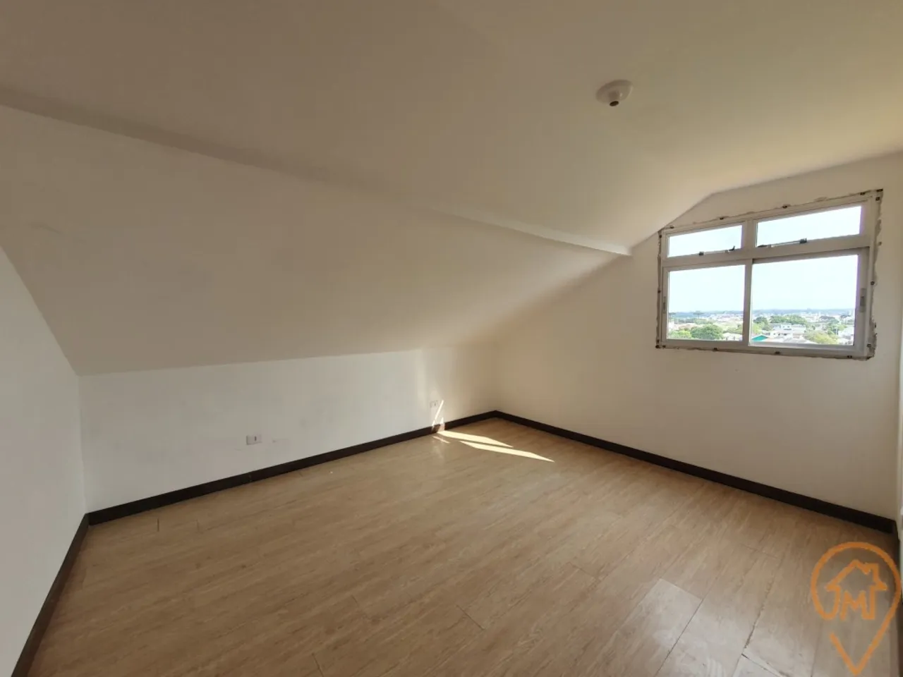 Apartamento com 1 quarto para alugar por R$ 900.00, 40.00 m2 - ALTO BOQUEIRAO - CURITIBA/P