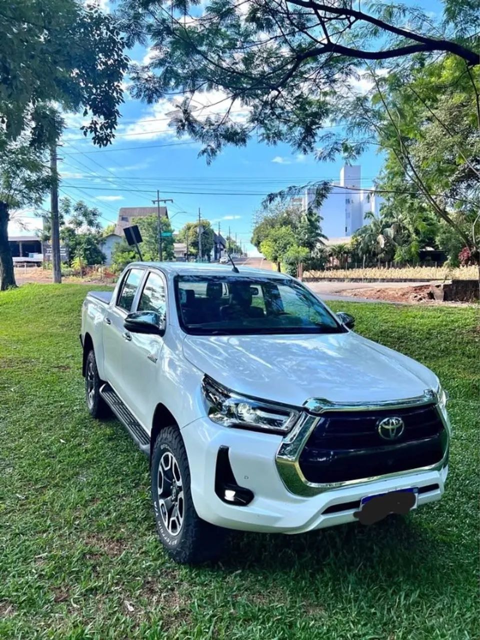 Toyota Hilux Srx 2022 Completa quero 60 mil e transferir a divida