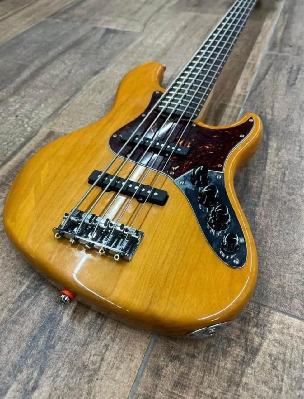 Fender Jazz Bass American Deluxe V