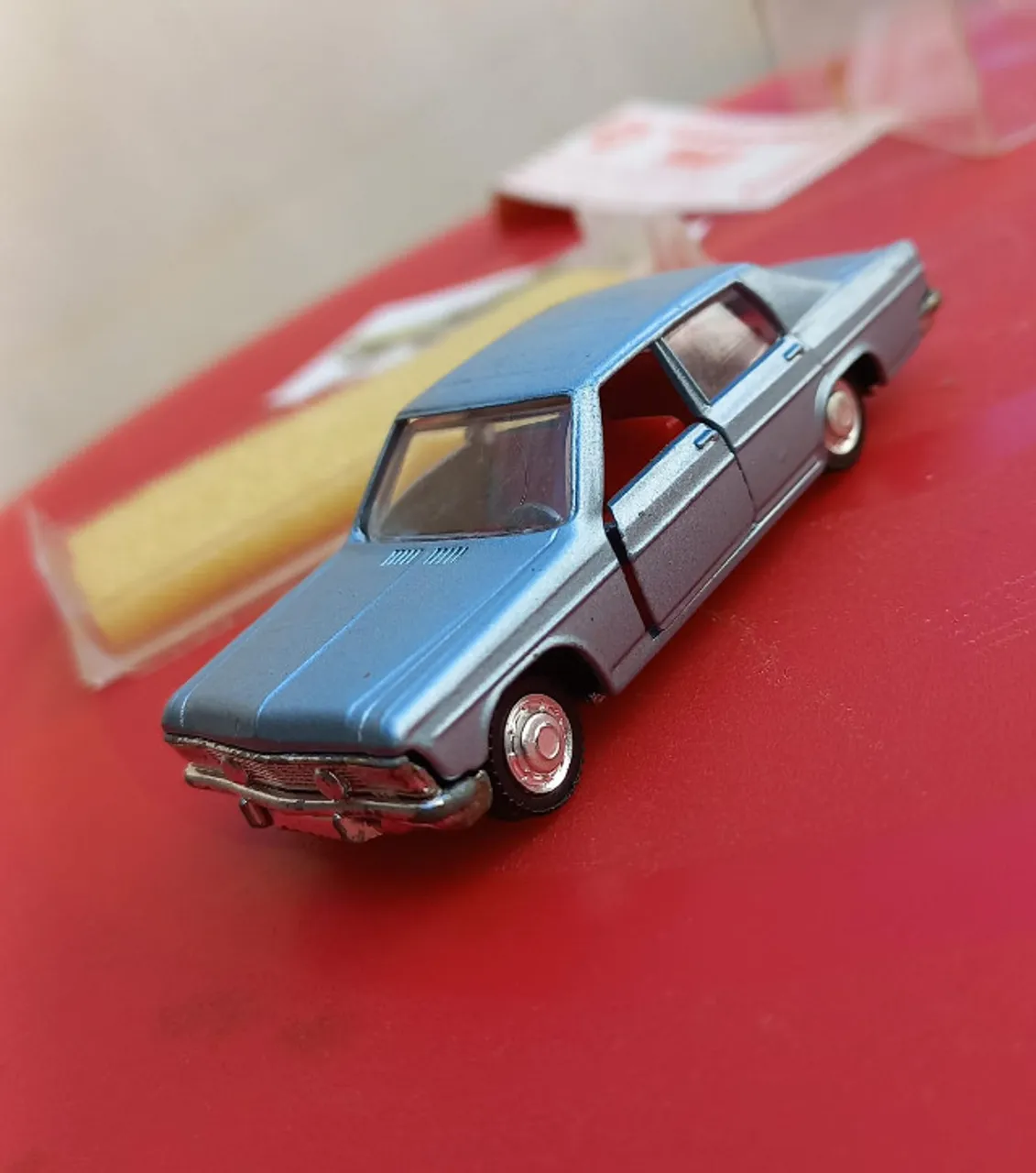 Miniatura Rei Carrinho