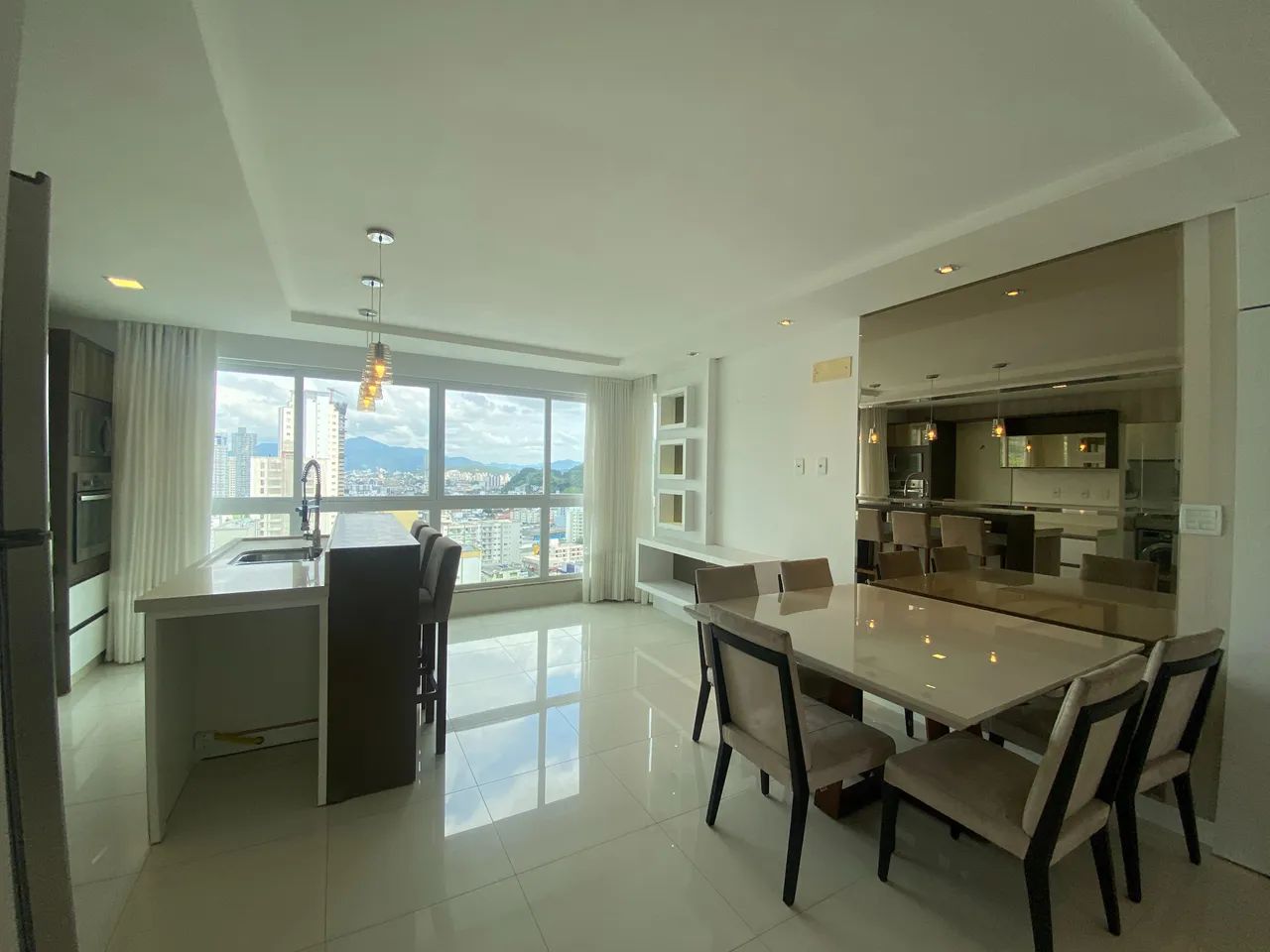 VILLA VENETO - APARTAMENTO MOBILIADO COM 04 DORMITÓRIOS EM BALNEÁRIO CAMBORIÚ
