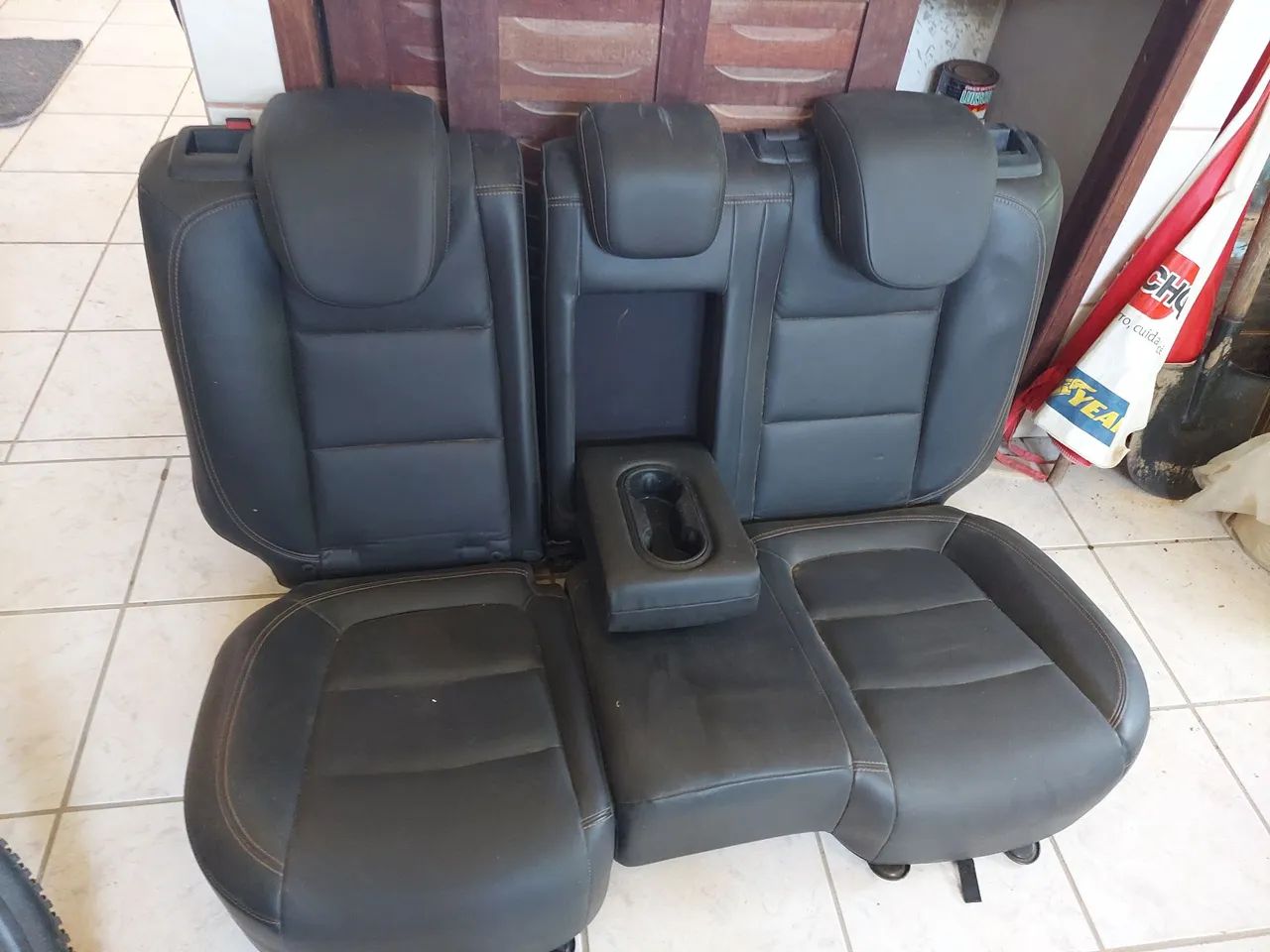 Banco couro tracker traseiro