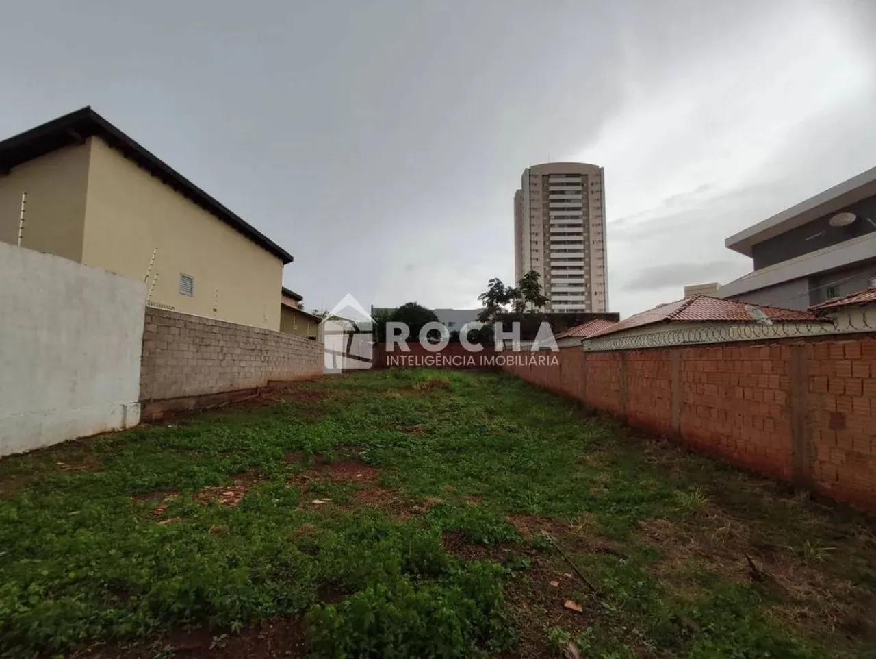 Terreno a Venda - Com 480M² Em Região Privilegiada