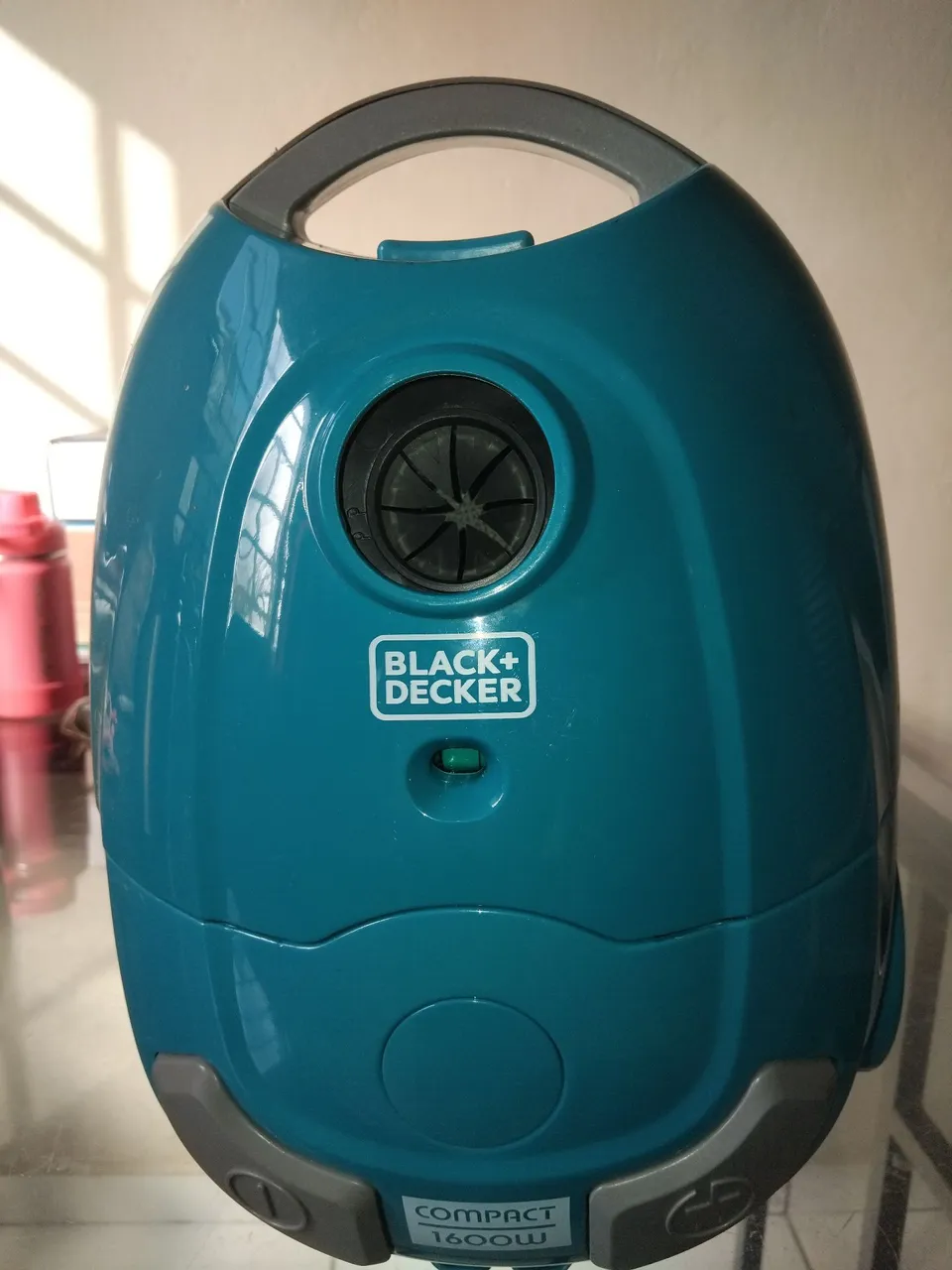Aspirador de Pó Compacto Black+Decker 1600W