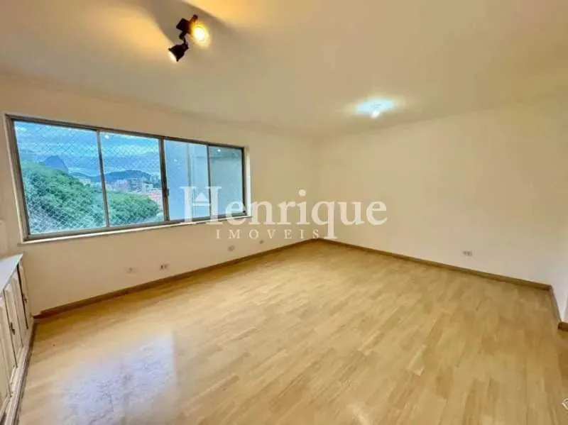 Um dos melhores prédios da Rua pereira da silva, 3 quartos, 98m² e 1 vaga. Laranjerias RJ.