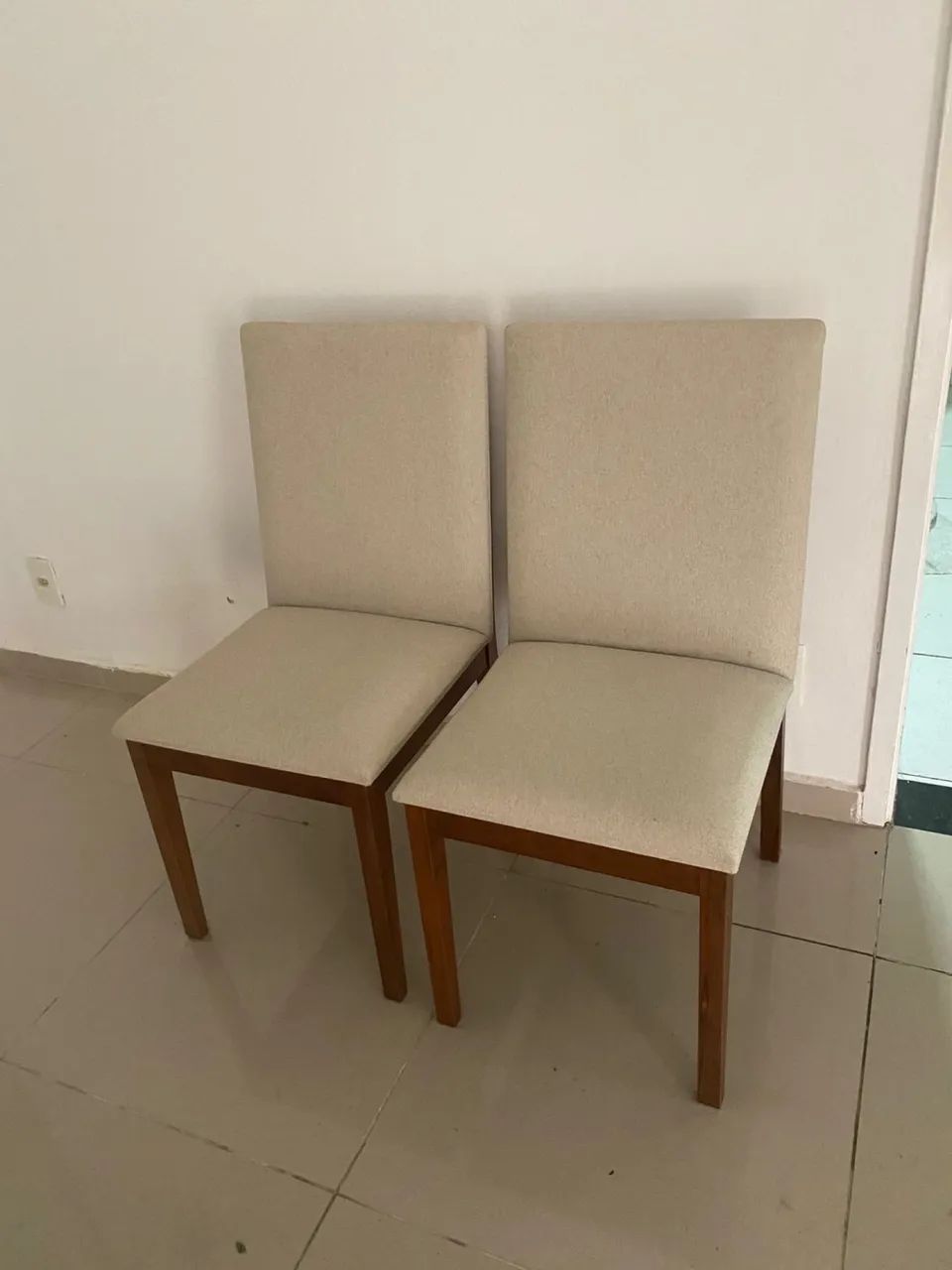 Mesa de vidro temperado e espesso com base de madeira - Foto 2