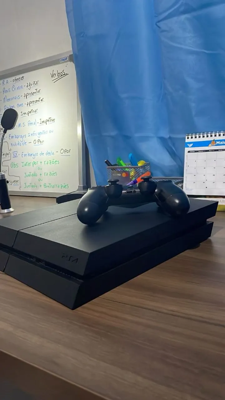 Playstation 4 - Console Seminovo