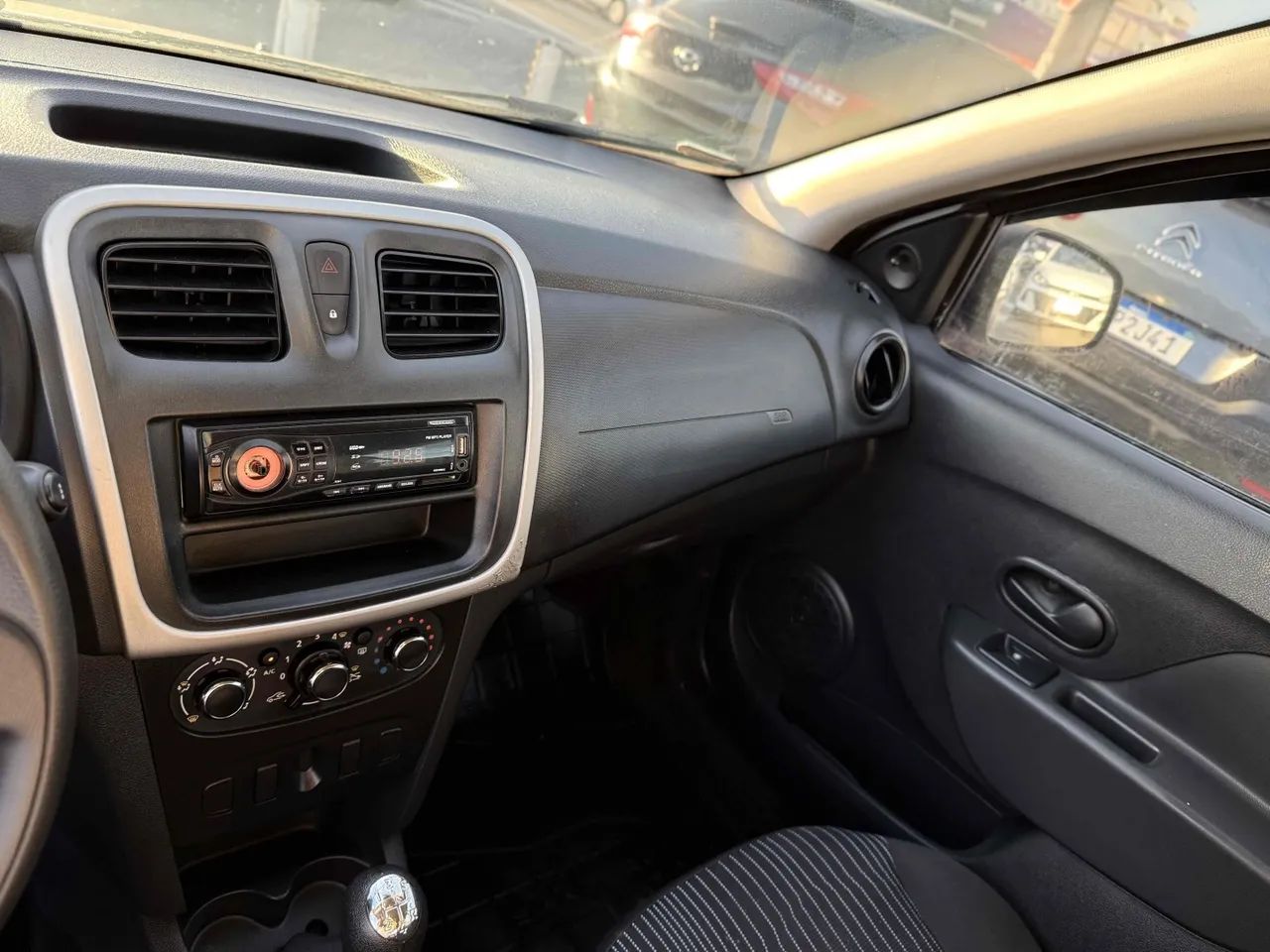 Renault Sandero Authentique Flex 1.0 12V 5P 2017 - Foto 12