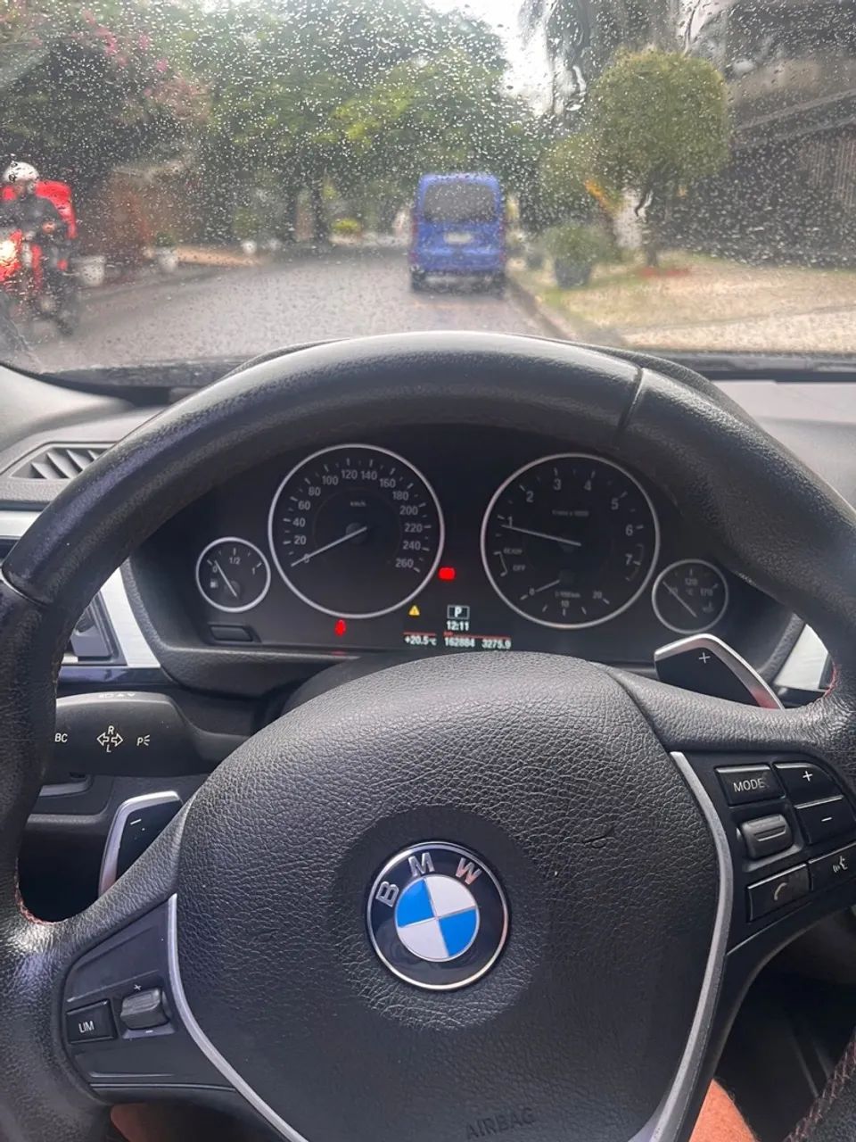 BMW 320i - Preta  - Foto 5