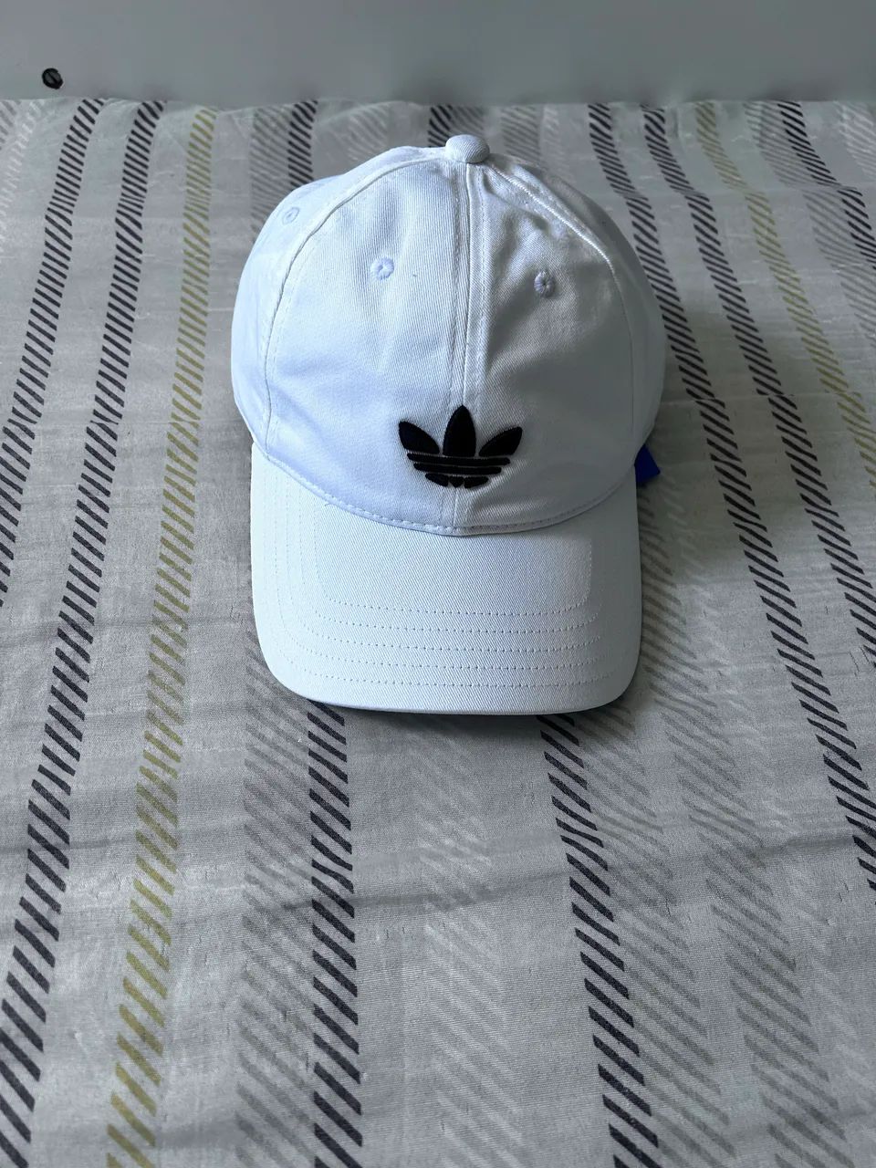 Boné Adidas linha Originals, zero 