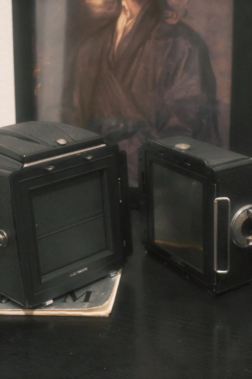 Câmera Analógica Hasselblad 500cm Com Planar 80mm F2.8 Preto  - Foto 4