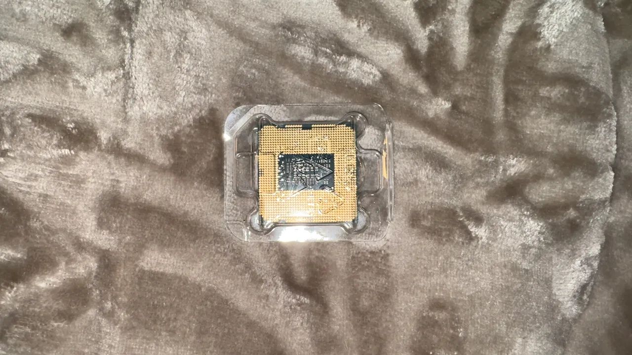 Processador Intel Core i3 10ª Geração ( Na caixa do I5 pois perdi à caixa do i3) - Foto 2