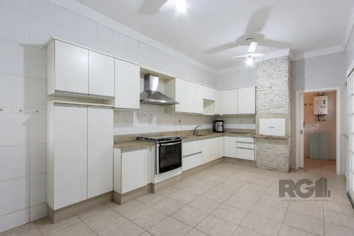 Este excelente sobrado em condominio fechado, se destaca por uma combinação de lo