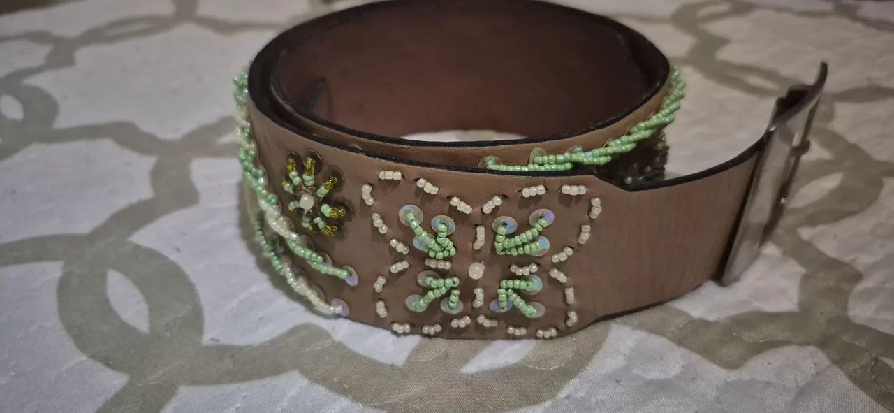 Cinto Feminino Decorado com Miçangas